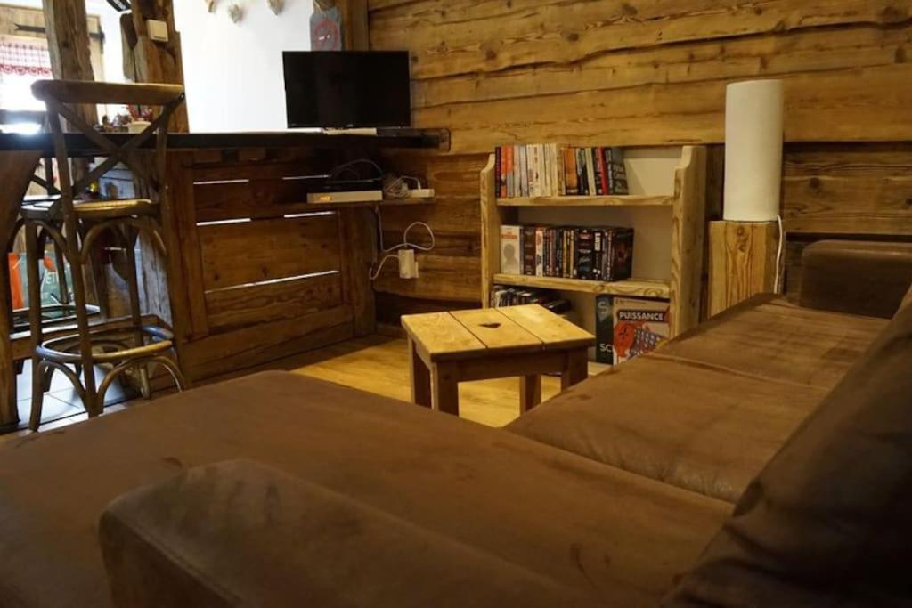 La Grange De Pimberty - Beautiful Apartments 27 Miles From Geneva Vailly Екстер'єр фото